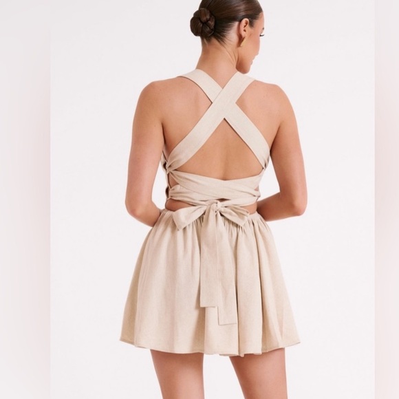 Meshki stunning linen dress with sexy back detail - Picture 4 of 8